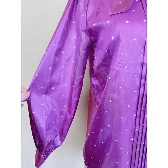 1980s Hanae Mori Tops Silky Blouse / 80s Magenta Pleated Ascot Star Print Small - Picture 5 of 7